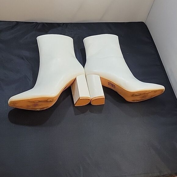 FASHION NOVA SIDE ZIP CHUNKY HEELED CLASSIC BOOTS - Picture 12 of 16